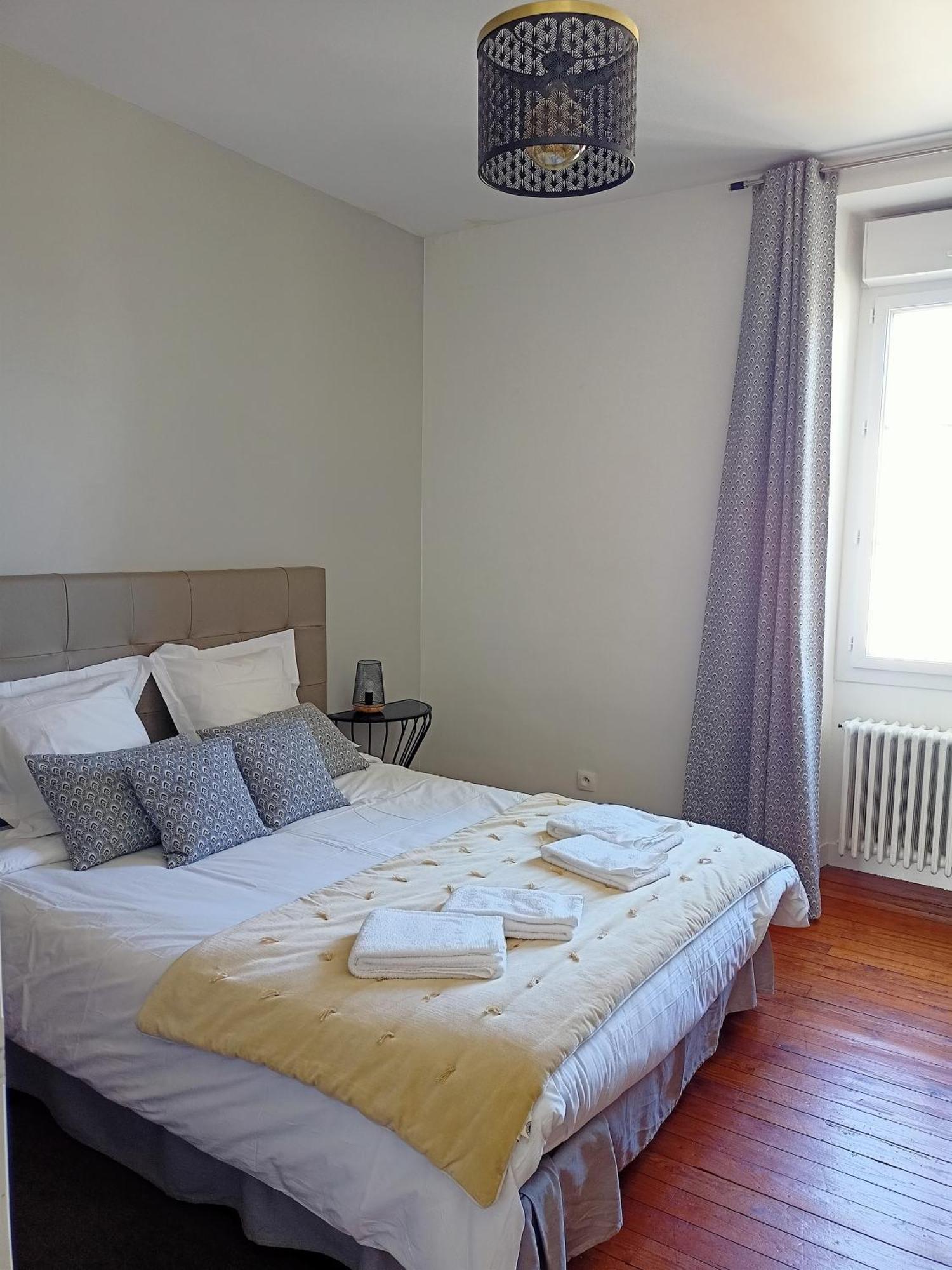 Les Suites Angevines Angers Exterior foto
